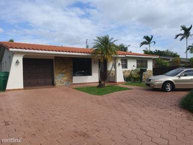Main picture of 10311 SW 50th Ter
