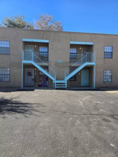 Main picture of 1051 Meadowlark Ct SE