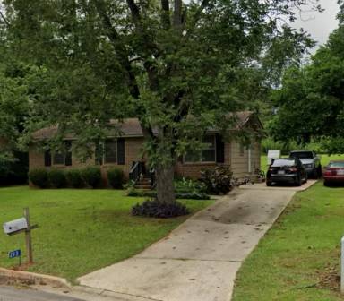 Main picture of 213 Elliott St