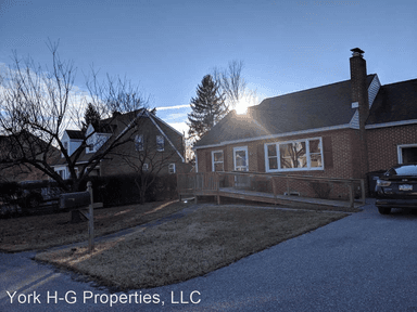 Main picture of 740 S Royal St