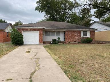 Main picture of 3309 Paramount Blvd