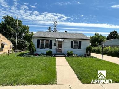 Main picture of 2105 E Austin St