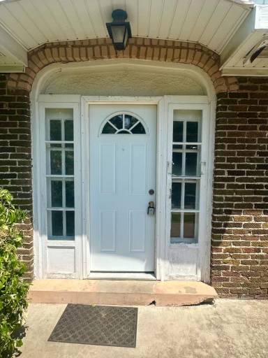 Main picture of 1105 E Loren St