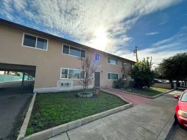 Main picture of 1584 164th Ave