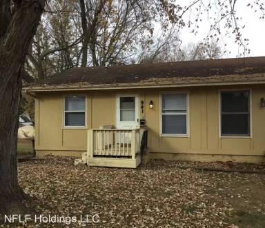 Main picture of 927 Herold Ave