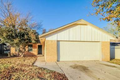Main picture of 10321 Koch Dr