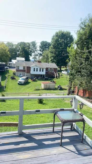 Main picture of 2355 Maple Ave