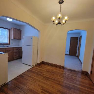 Main picture of 1496 Larpenteur Ave W