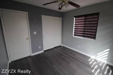 Main picture of 3561 Lazy Sun Ln