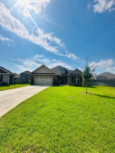 Main picture of 604 Broderick Cir