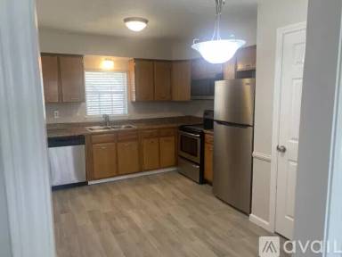 Main picture of 203 Chelsea Ln