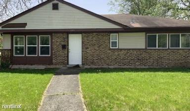 Main picture of 151 Shabbona Dr