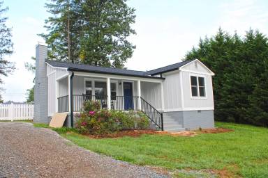 Main picture of 222 Ashworth Ave