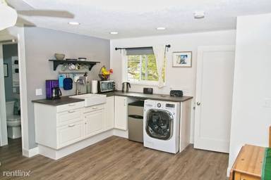 Main picture of 7540 N Chicago Ave