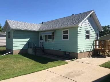 Main picture of 722 9th Ave W