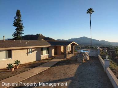 Main picture of 1207 Vista Grande Rd