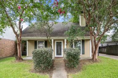 Main picture of 692 John Henry Dr