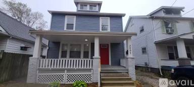 Main picture of 3031 W 115th St