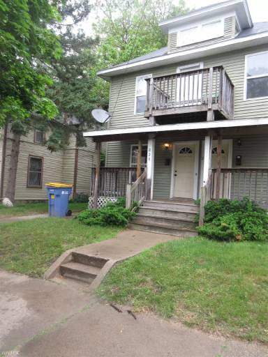 Main picture of 820 Geneva Ave SE