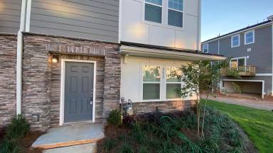 Main picture of 2421 Arbor Loop Dr