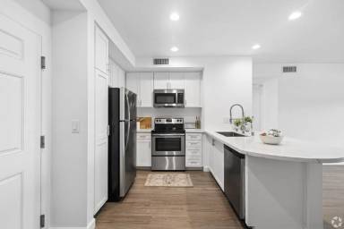 Main picture of Cahuenga Place