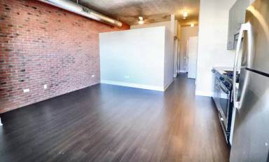 Main picture of 804 S Clark St