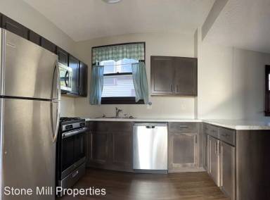 Main picture of 818 E Jefferson St