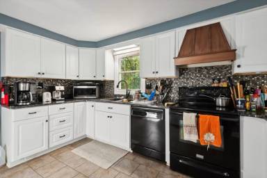 Main picture of 27 Scrivner Dr