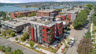 Main picture of 2303 Franklin Ave E