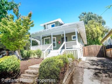 Main picture of 3431 SE Division St