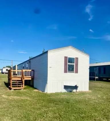 Main picture of 300 Christine Rd