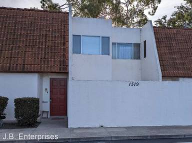 Main picture of 1519 Royal Way