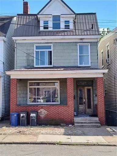 Main picture of 2404 Charcot St