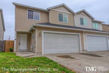 Main picture of 8418 NE 37th Cir