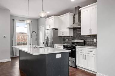 Main picture of 1125 E Mound St
