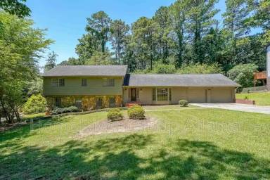 Main picture of 447 Cove Dr NE