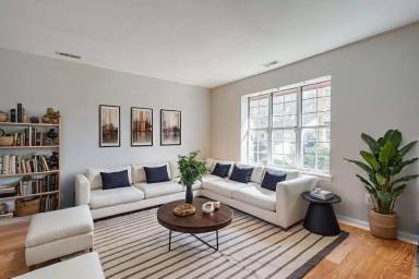 Main picture of 436 Peregrine St