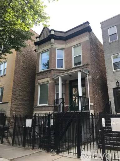 Main picture of 1436 N Maplewood Ave