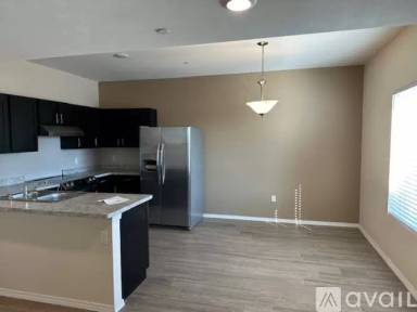 Main picture of 8000 Knights Dr