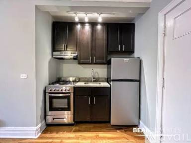 Main picture of 4737 N Hermitage Ave