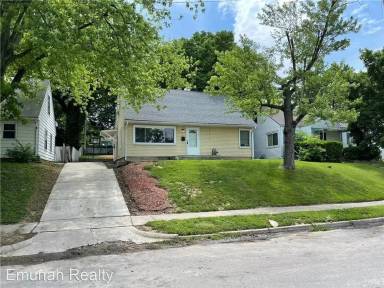 Main picture of 120 S Westview Ave