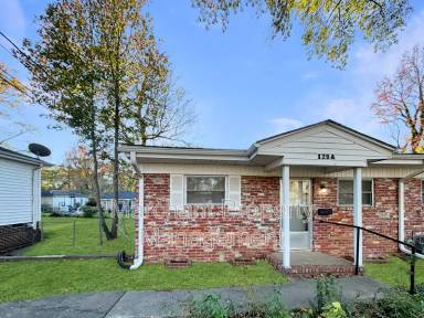 Main picture of 125 White Oak Dr