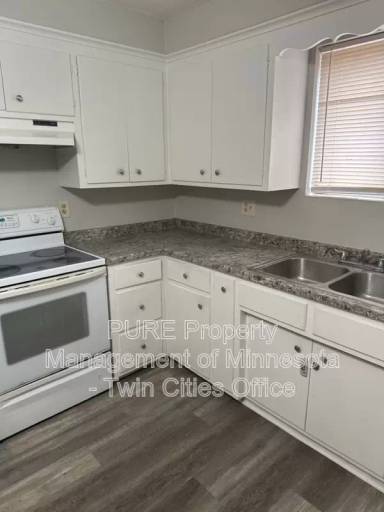 Main picture of 5848 2nd St NE