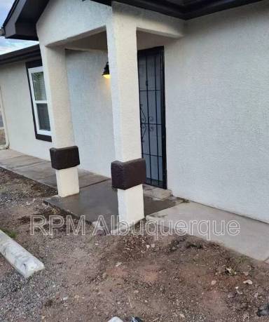 Main picture of 1201 S Main St