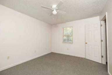 Main picture of 587 Baker Rd