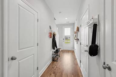 Main picture of 341 Chapman Cir