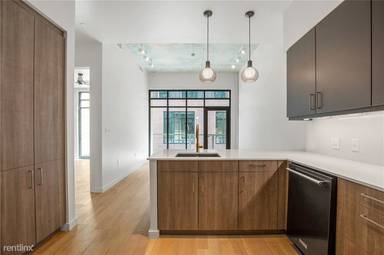 Main picture of 1501 E 4th St