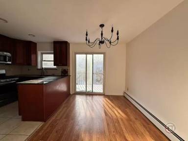Main picture of 1027 Throggmorton Ave