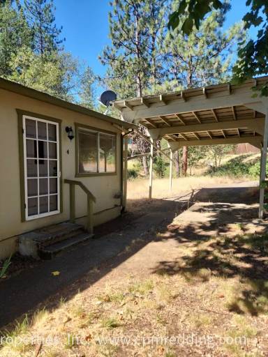 Main picture of 51 S Miner St