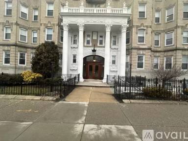 Main picture of 111 Park Dr